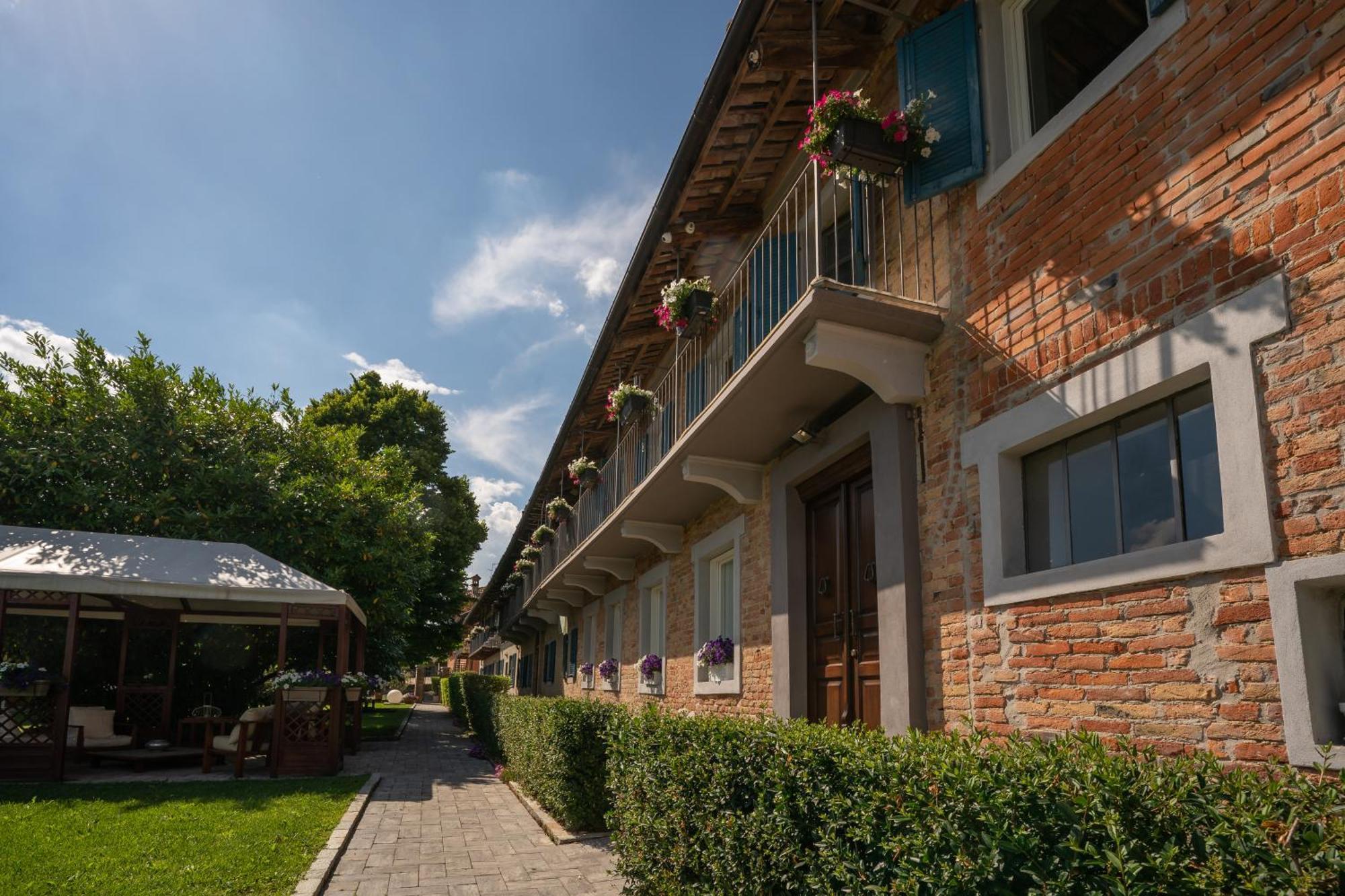 La Madernassa Resort - Casalora Dimora Storica Di Charme Guarene Exterior foto